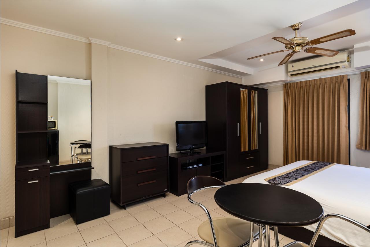 The Classroom Hotel Pattaya Exterior foto