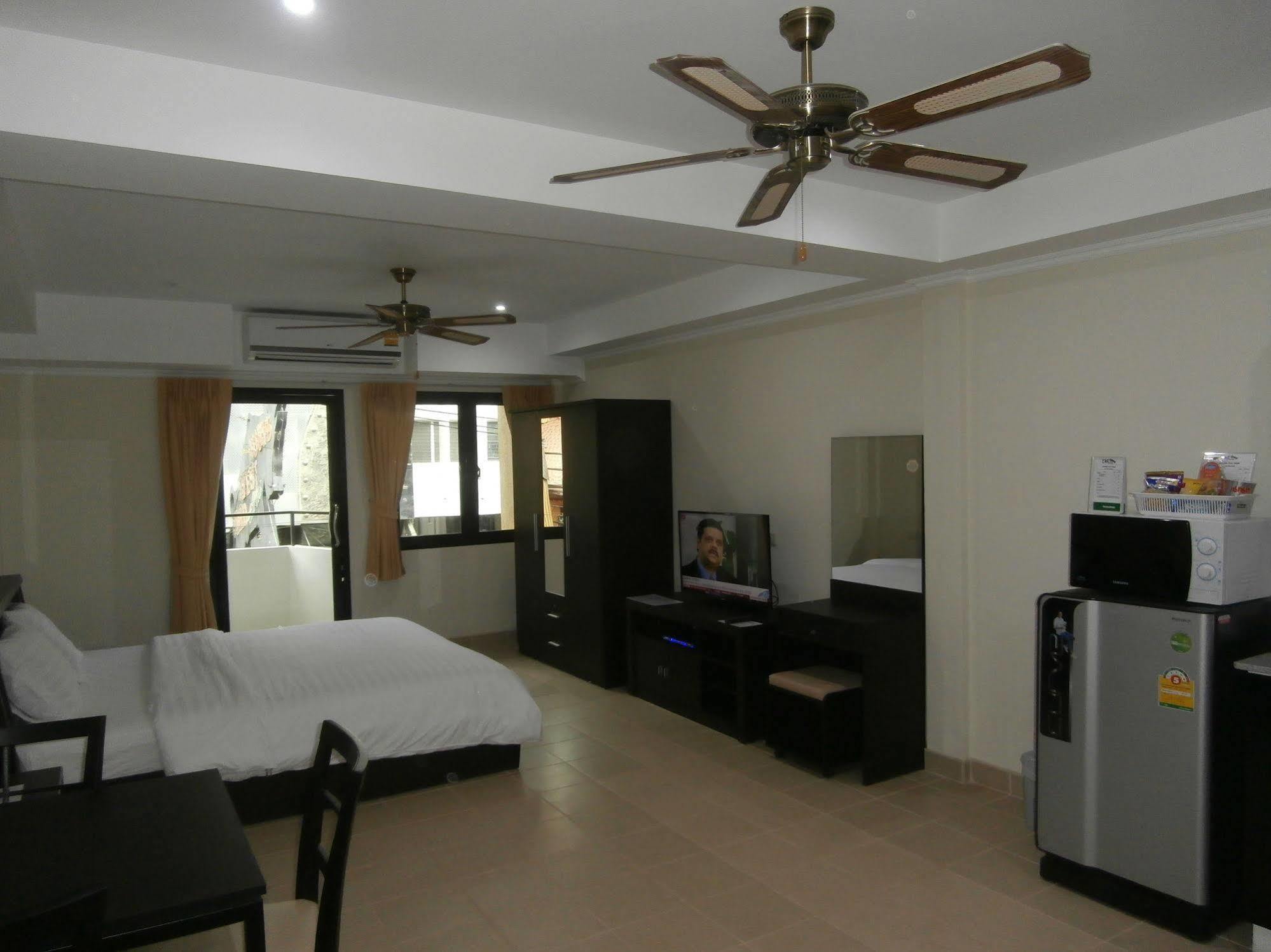 The Classroom Hotel Pattaya Exterior foto